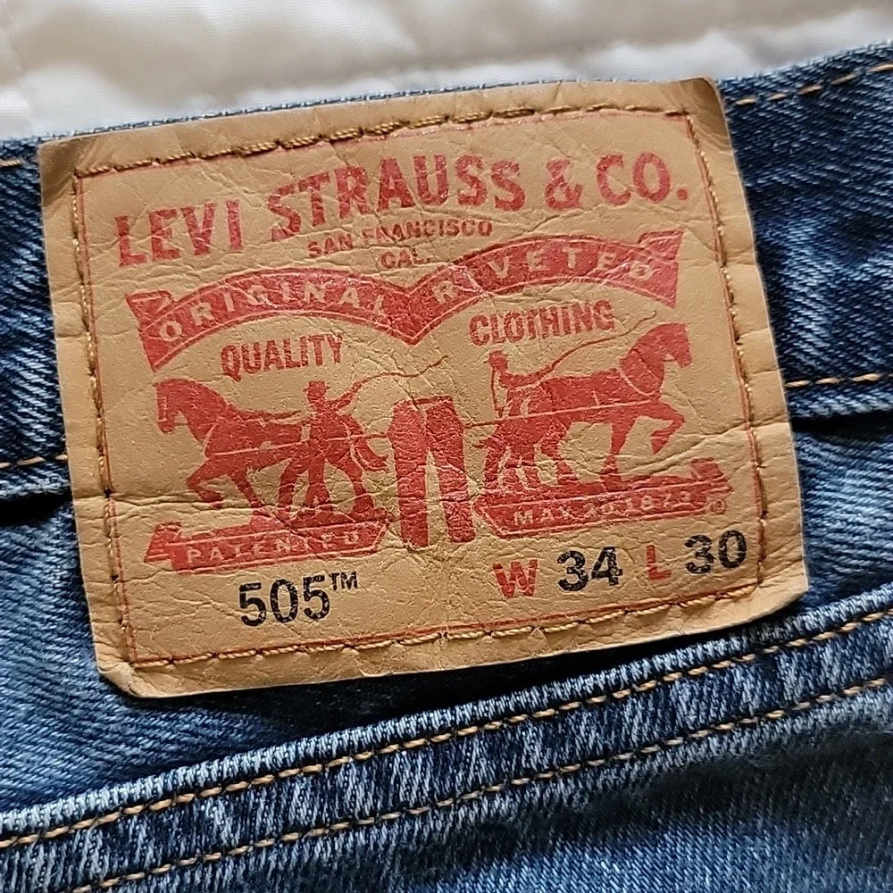 Levi's 505 Mens Classic Blue Jeans Size W34 L30 Roomier Fit In The Thighs/Ankle